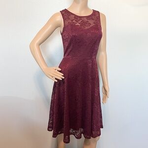 Women's Floral Lace Dress Size S